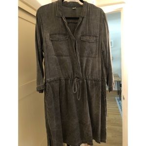 Distressed denim dress with pockets